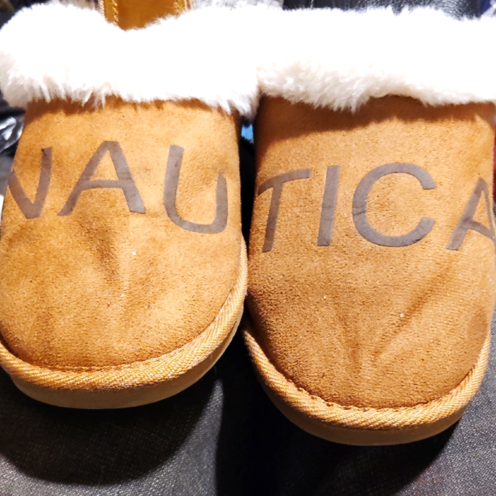 Nautica Tan Slippers with White Fur Trim